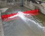 三個外彎擋水板組成90度的組合式L型紅色防洪板
